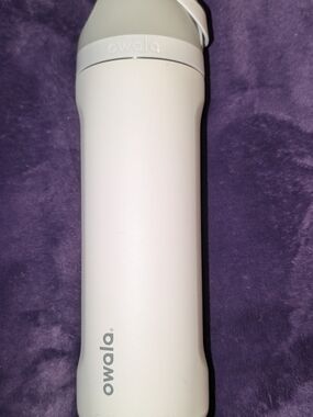 Owala FreeSip 40oz Water Bottle - Shy Marshmallow (Excellent/Dented)